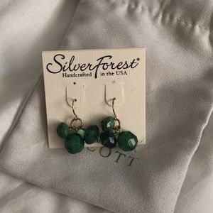 Charming Charlie green earring with gold detail